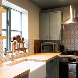 Anchor cottage kitchen.jpg