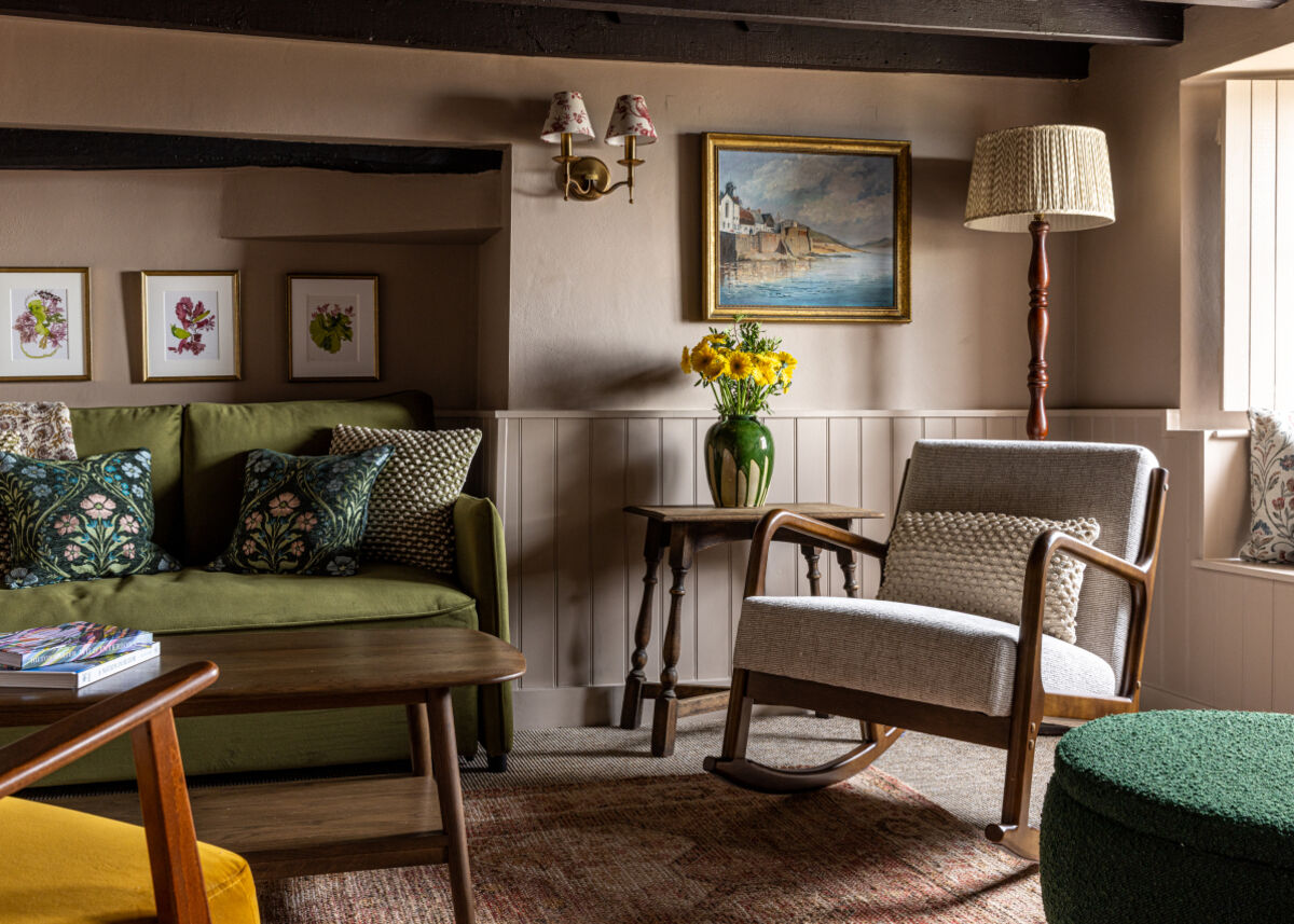 Anchor cottage living room.jpg