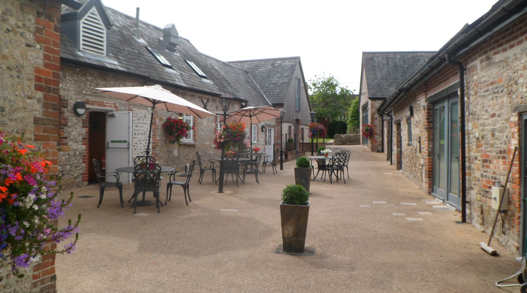 courtyard3.JPG