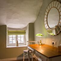 Crown 2nd room (10 of 11).jpg