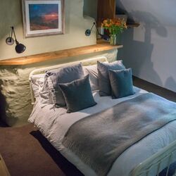 Crown 2nd room (5 of 11).jpg