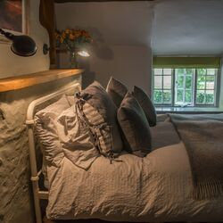 Crown 2nd room (9 of 11).jpg