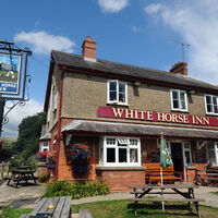 White_Horse_Litton_Cheney.jpg