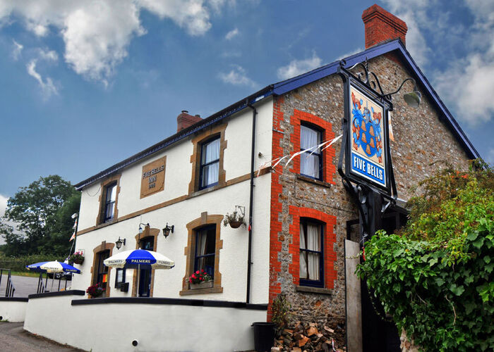 Five_Bells_Whitchurch-Canonicorum.jpg