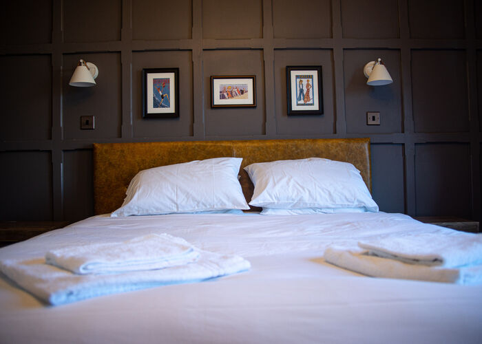 West Bay rooms Tally Ho! (3 of 8)